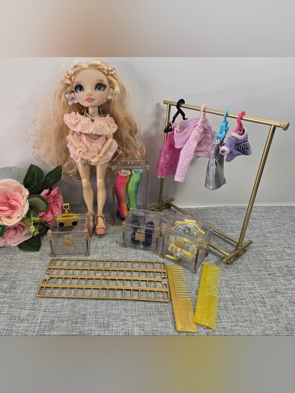Rainbow High Victoria Whitman Doll Lot Series 5 Blush Pink, Clothes Rack, Shoes‎
